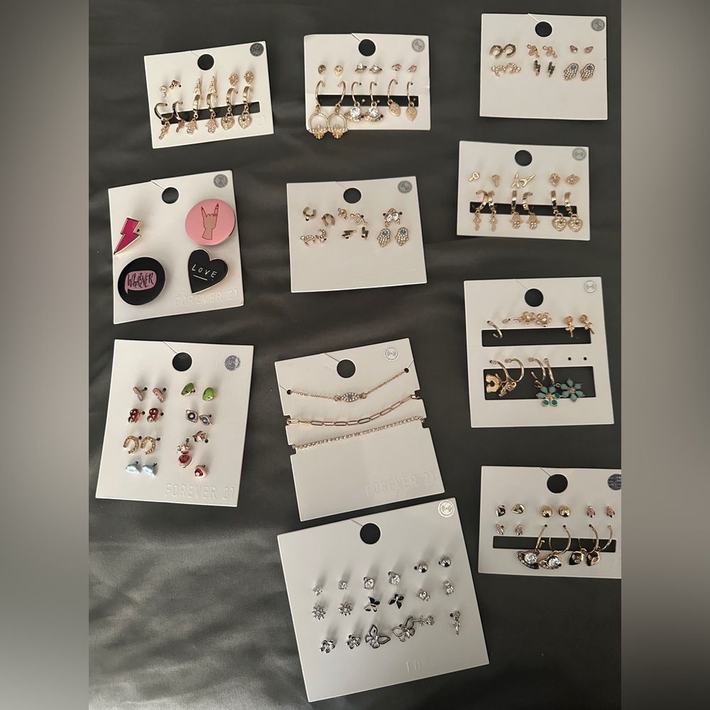 Forever 21 Assorted Gold and Silver Earring Collection - Picture 3 of 8